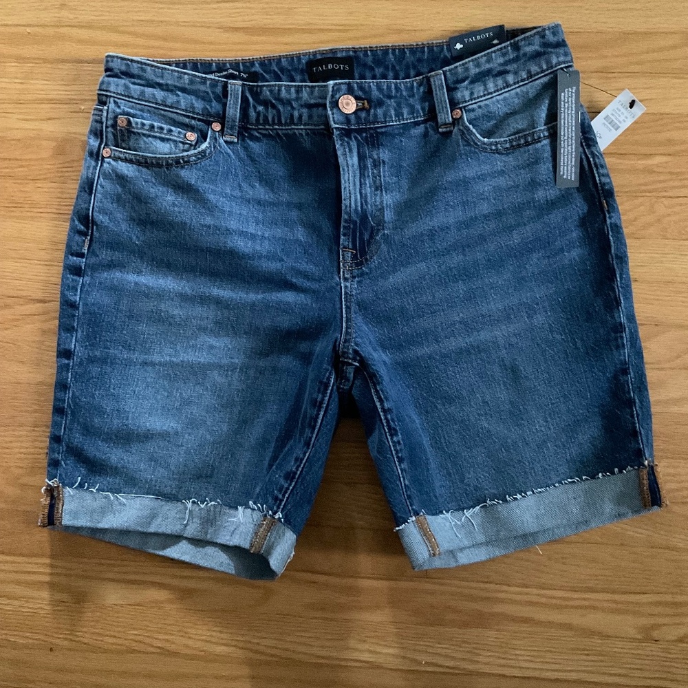 NWT Talbots Girlfriend Denim short with 7.5” inseam.